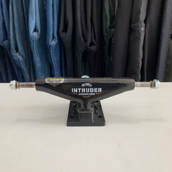 WhatsApp Image 2025-08-28 at 15.41.13 (6) Truck Intruder Pro Series 2 Mid 139mm