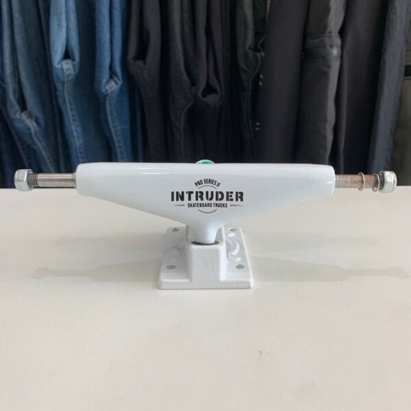 WhatsApp Image 2025-08-28 at 15.41.14 (1) Truck Intruder Pro Series 2 Mid 149mm
