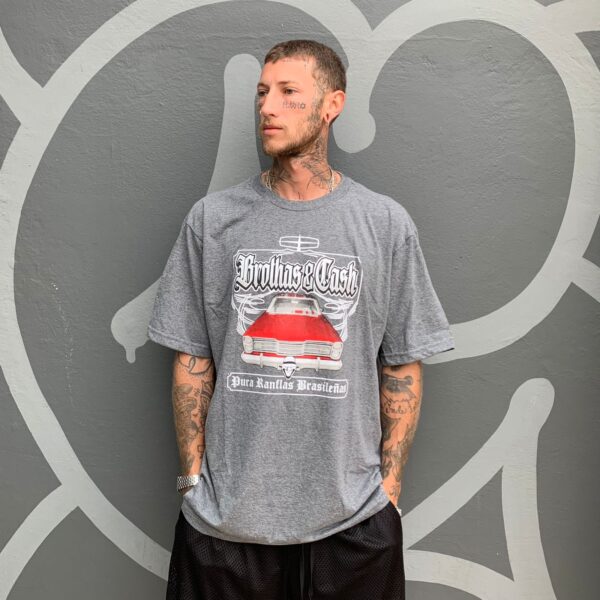 WhatsApp Image 2025-10-02 at 17.25.44 (2) Camiseta Brothas and Cash