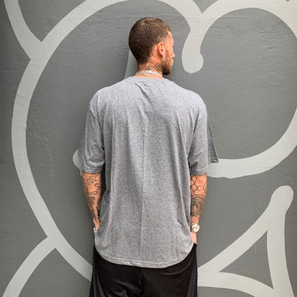 WhatsApp Image 2025-10-02 at 17.25.44 (3) Camiseta Brothas and Cash